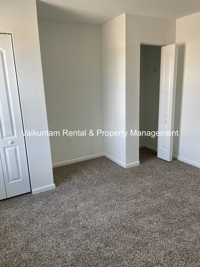 Building Photo - 9312 Kiskadee Ct