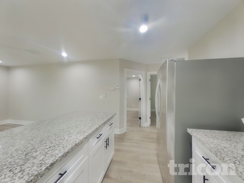 Building Photo - 4665 S 38th Ln