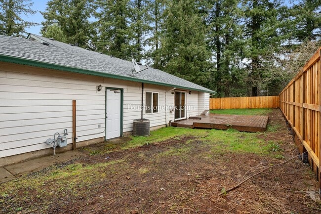 Building Photo - 20160 Quinalt Dr