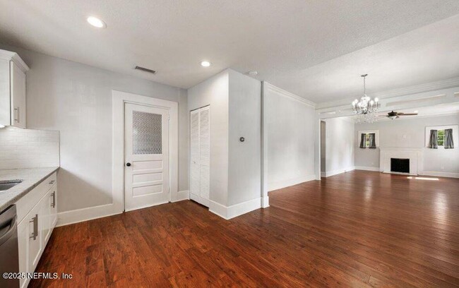 Building Photo - 3903 Boone Park Ave