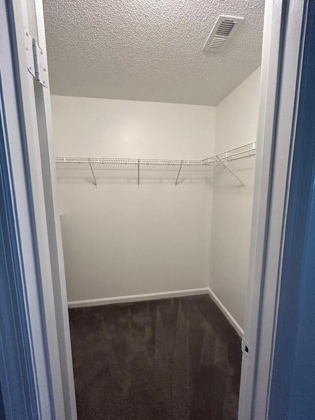 Building Photo - 100 Kazmira Ct