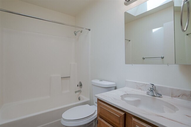 Building Photo - 1298 Tapadero Dr