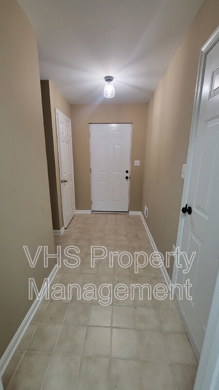 Building Photo - 553 Highland Towne Ln