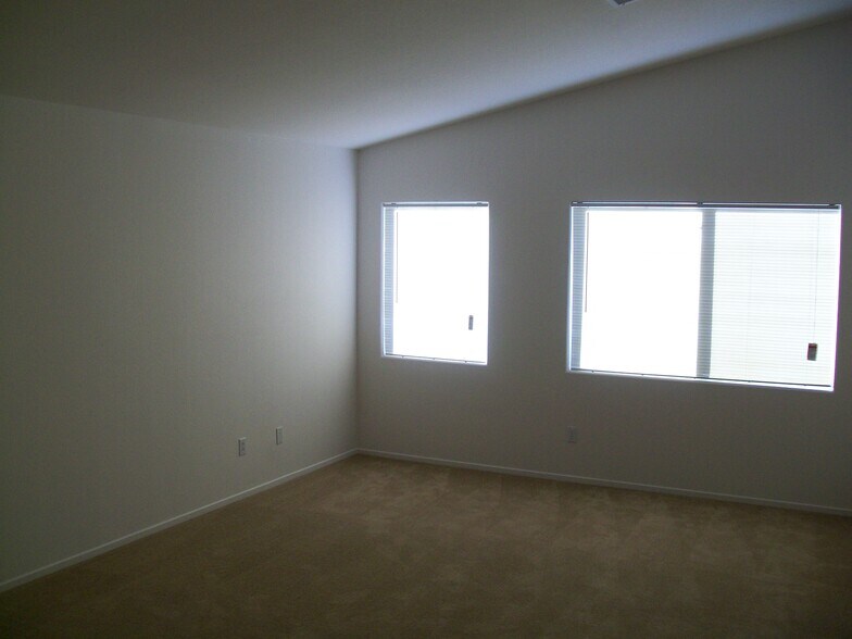 Building Photo - 5049 Hazelyn Ct