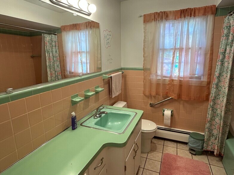 Building Photo - 226 South St