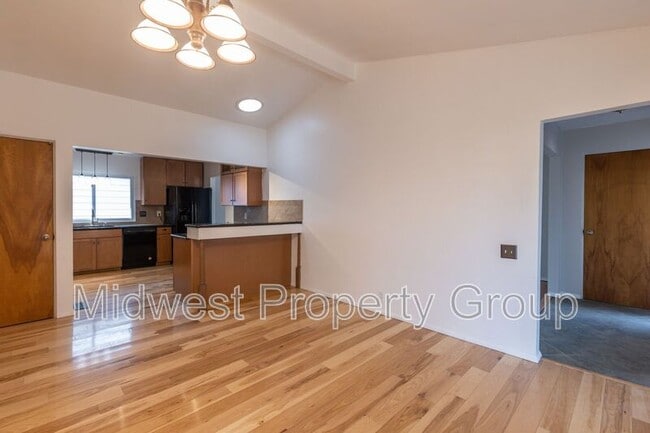 Building Photo - 3110 N Waterford Dr