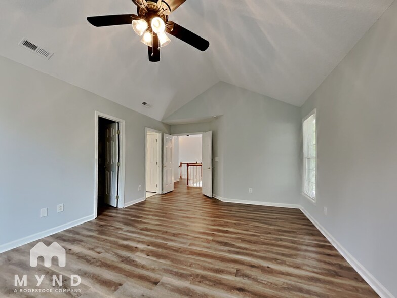 Building Photo - 1937 Indianwood Ct