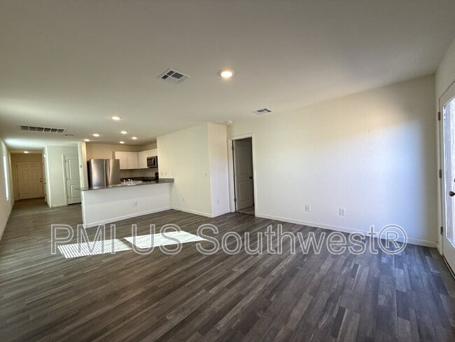 Building Photo - 2430 River Valley Cir