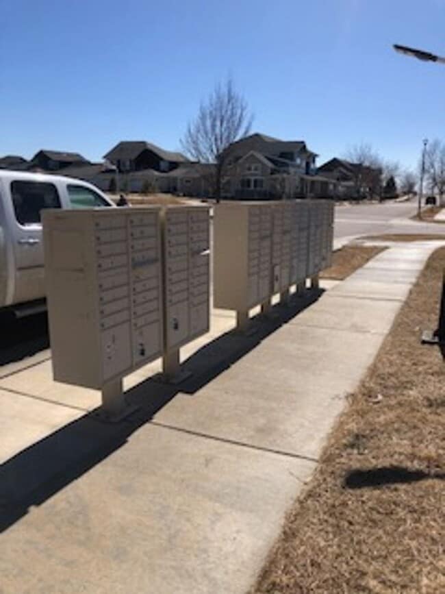 Building Photo - Completely upgraded home in Trailhead!