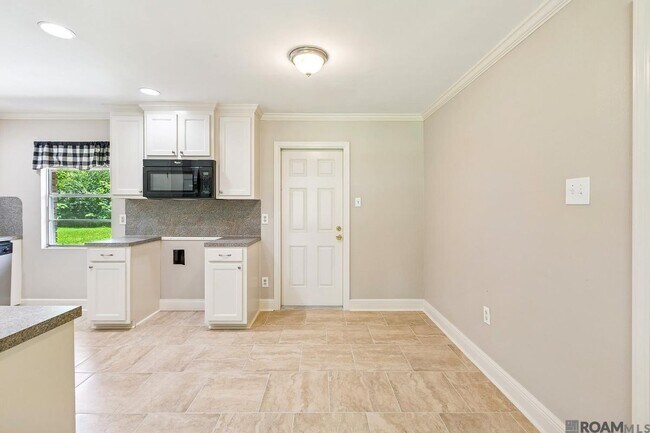 Building Photo - 8977 Nolen Dr