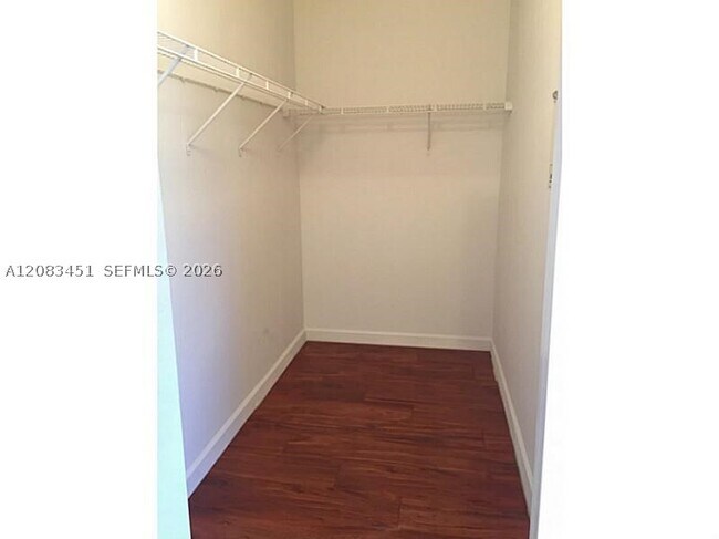 Building Photo - 833 SW 148th Pl