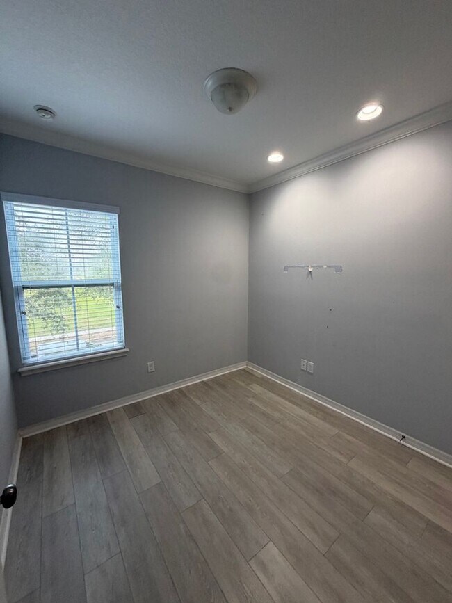Building Photo - Townhome for rent