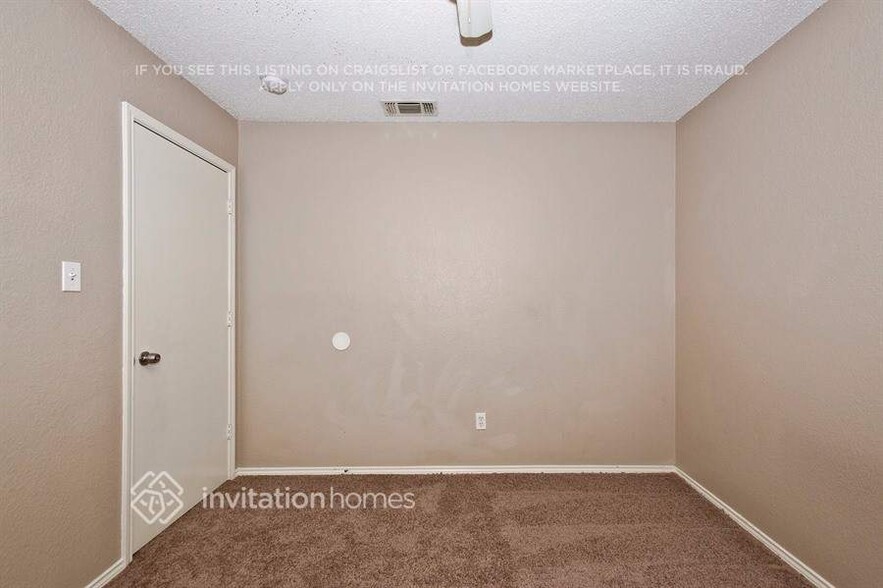 Building Photo - 733 Kristi Ln