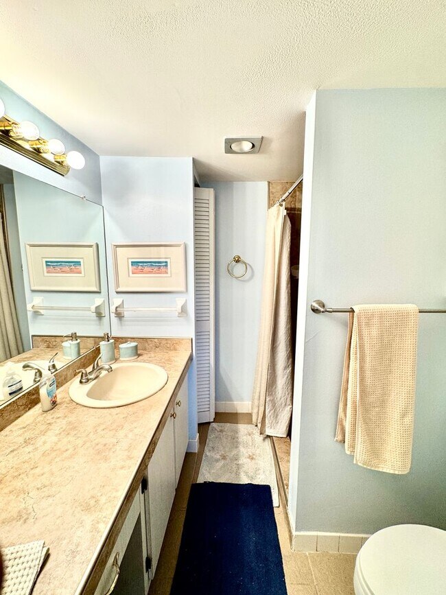 Building Photo - Fully Furnished 2 bedroom/ 2 bath with tranquil views in 55+ Community