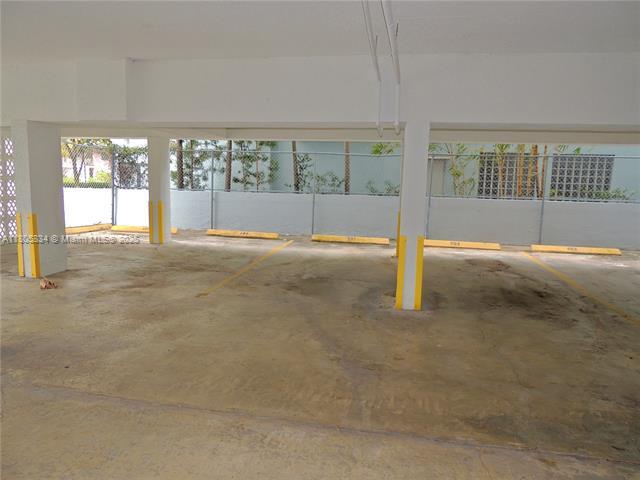 Building Photo - 947 Lenox Ave