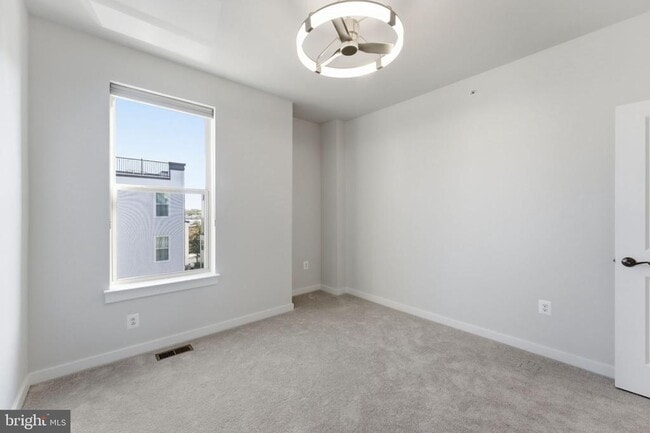 Building Photo - 2136 Glacier Rd