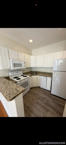 Building Photo - 1130 Commonwealth Ave