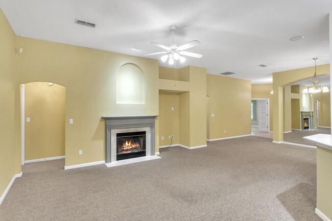 Building Photo - 3 bedroom 2 bathroom home in Fleming Island