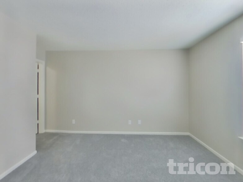 Building Photo - 2301 Harvest Moon Dr