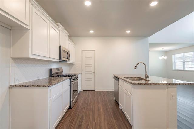Building Photo - 2225 Barx Dr