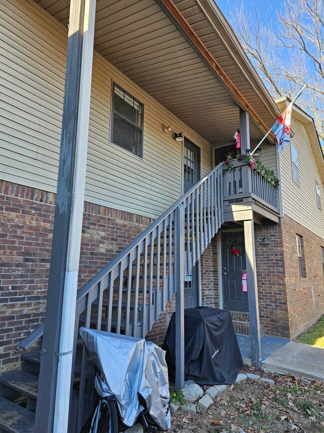 Building Photo - 1544 Diuguid Dr