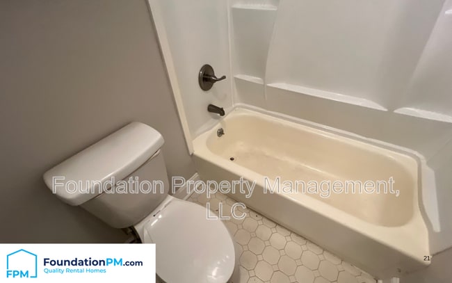 Building Photo - 3949 Macon Rd