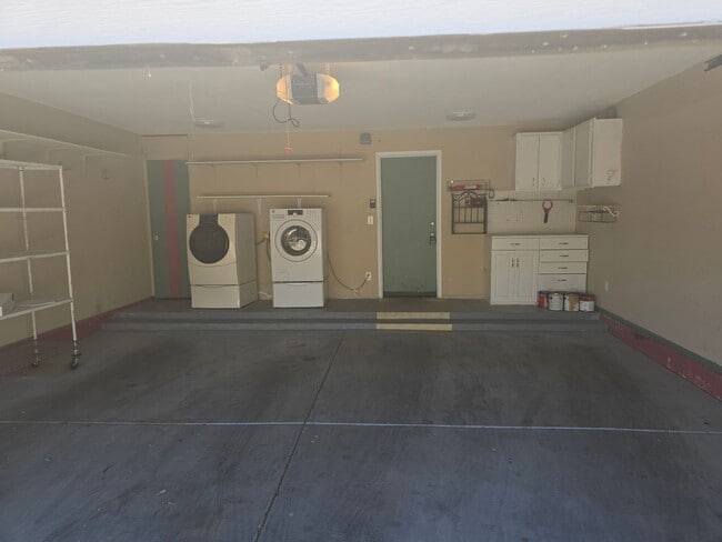 Building Photo - great single level condo 2bd 2 bath condo ...