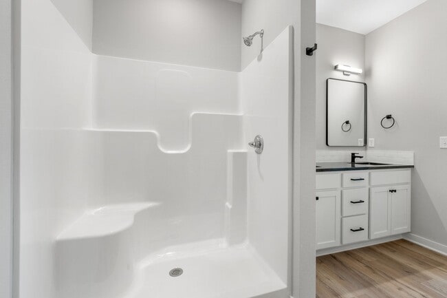 Building Photo - 2121 E Elk Rdg Ave