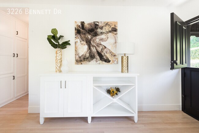 Building Photo - 3226 Bennett Dr