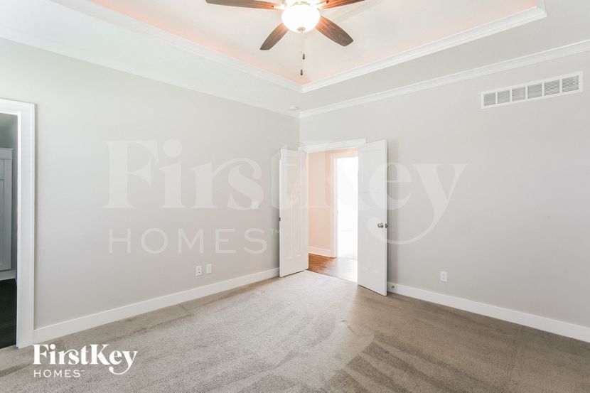 Building Photo - 13810 NW 73rd St