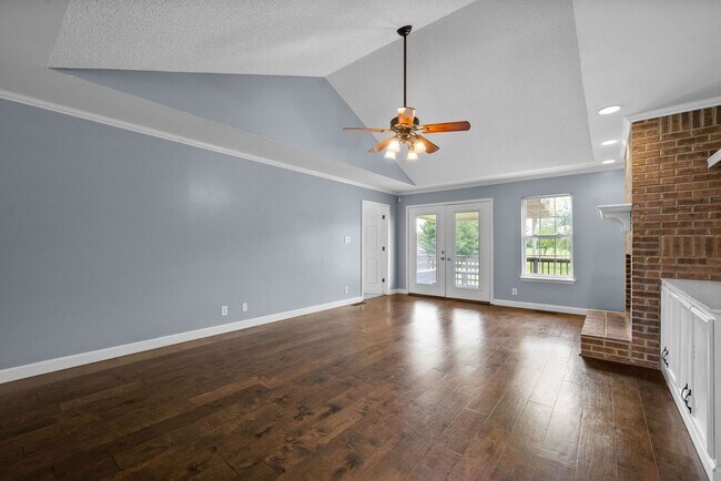 Building Photo - 1 Level Ranch Sitting on 3 Acres- Close to...
