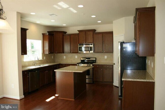 Building Photo - 617 Highland Farms Cir