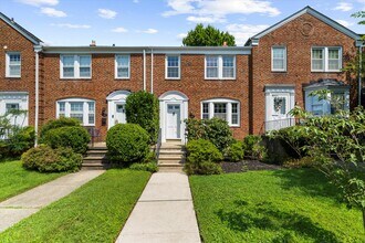 Building Photo - 218 Blenheim Rd
