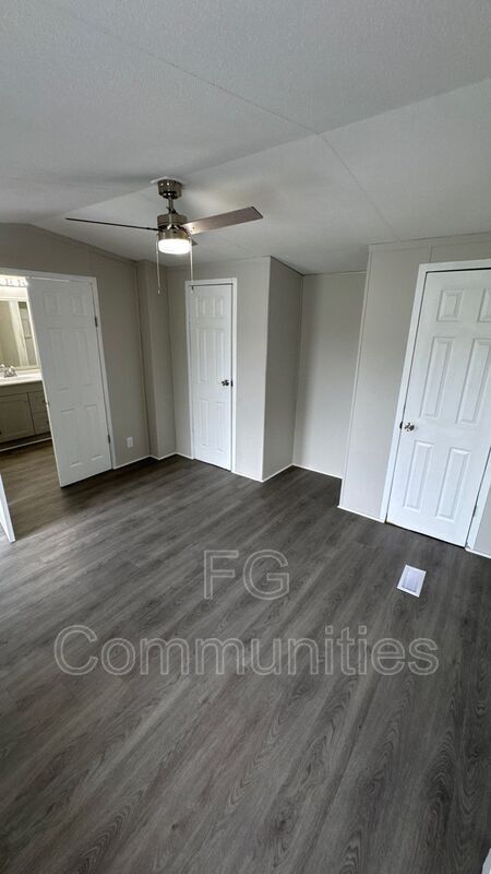 Building Photo - 145 David Dr