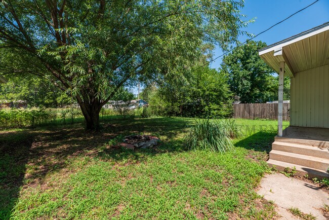 Building Photo - 211 S Emporia St