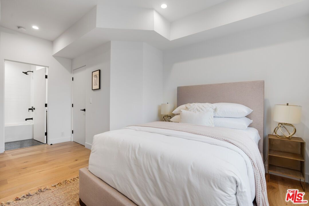 Building Photo - 5629 Murray Ln