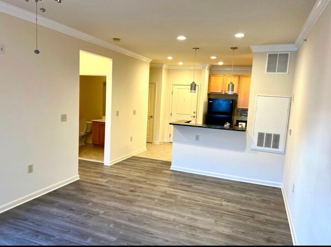 Building Photo - 2665 Prosperity Ave