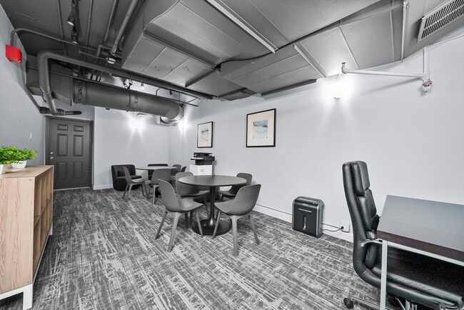 Building Photo - 30 E Huron St