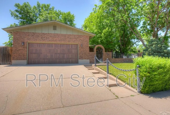 Building Photo - 2541 Taylor Ln