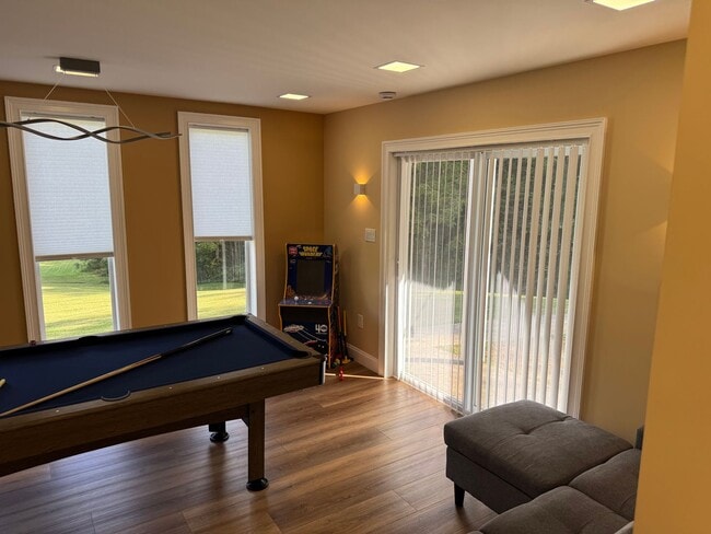 Building Photo - FIRST MONTH OF RENT FREE!!!!!!