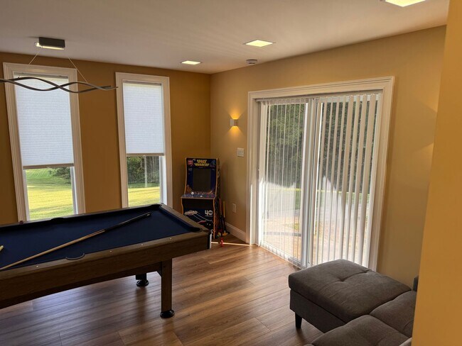 Building Photo - LUXURY!!!!!!