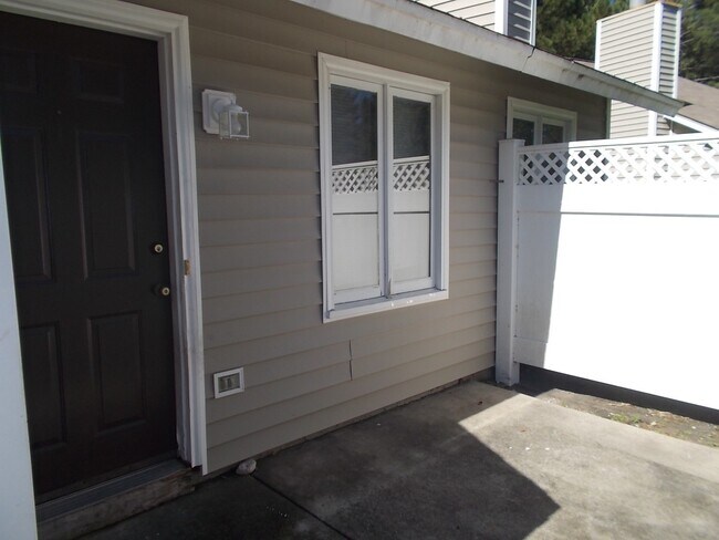 Building Photo - 1533 College Way