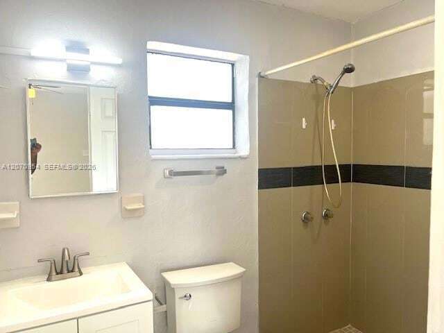Building Photo - 504 N 57th Ave