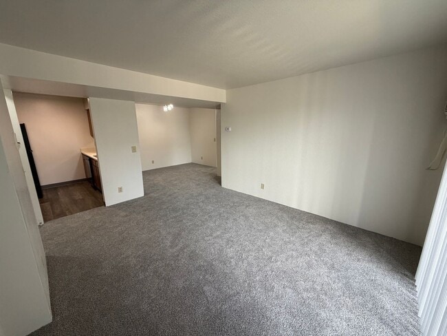 Building Photo - 2203 Spansail Dr