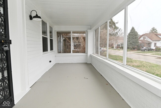 Building Photo - 3928 N Kenwood Ave