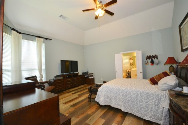 Building Photo - 28907 Powder Ridge Dr