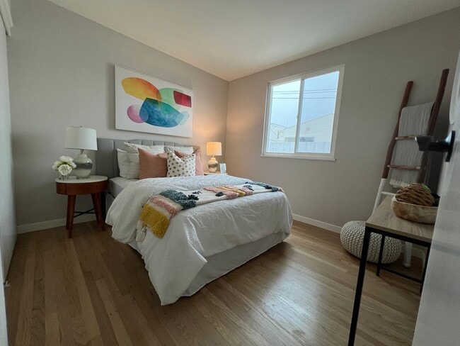 Building Photo - Remodel Detached 4 Bed / 2 Bath Home Near ...