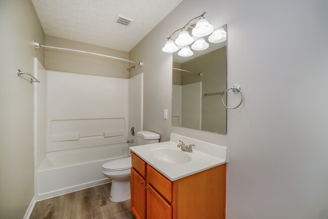 Building Photo - 4649 Kenross Dr