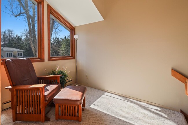 Building Photo - 6697 Carola Dr