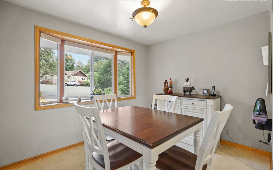 Kitchen nook - 4625 SW 42nd Pl